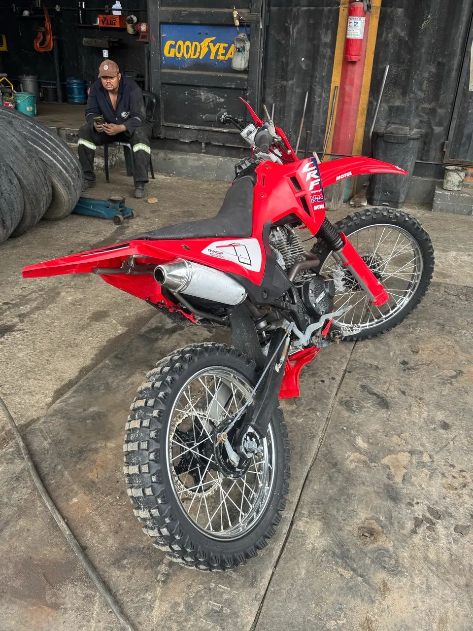CRF 230 cheia de acessórios  - Foto 4