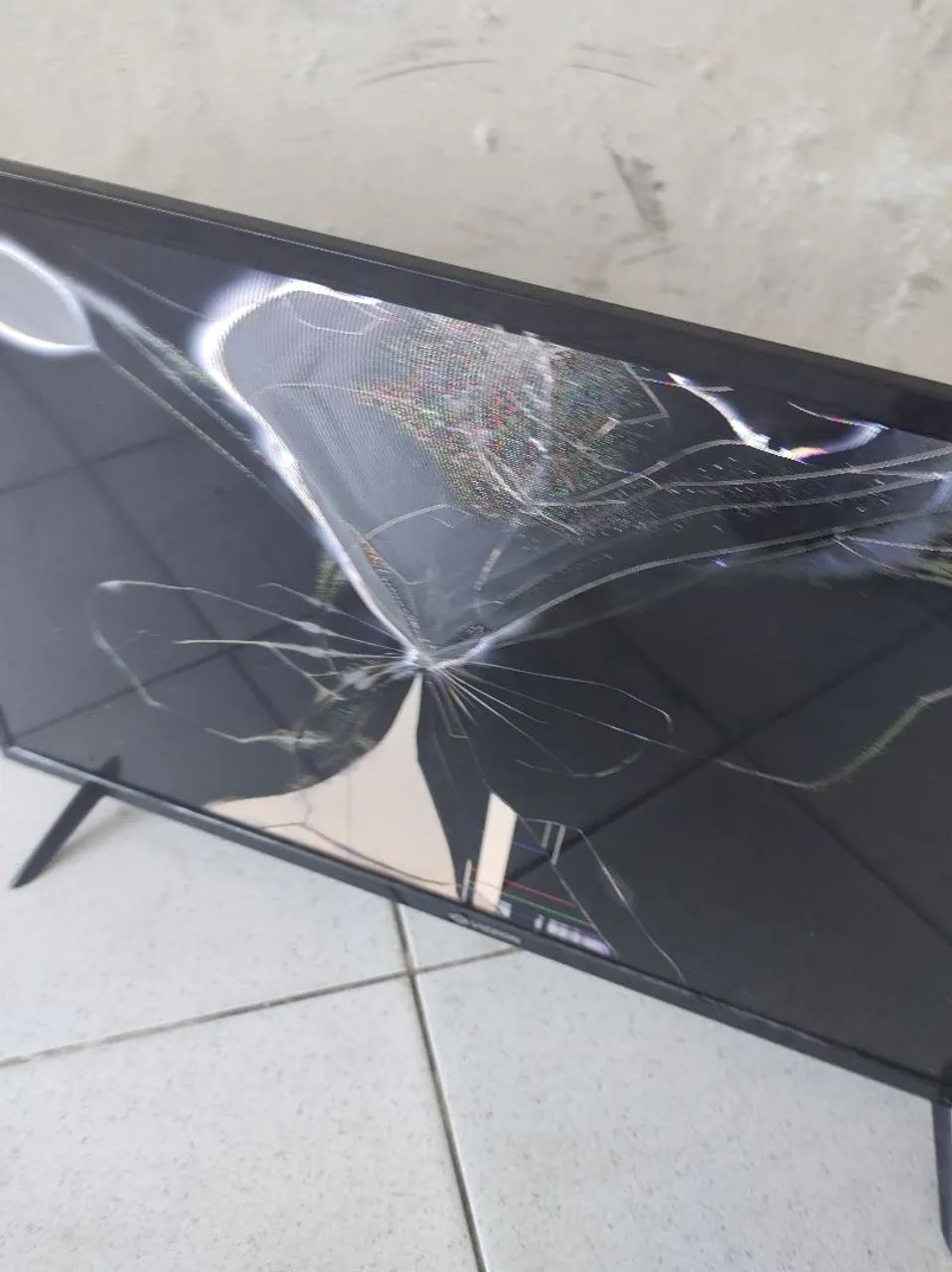 TV 32 COM TELA QUEBRADA MAS COM A PLACA FUNCIONANDO PERFEITAMENTE  - Foto 5