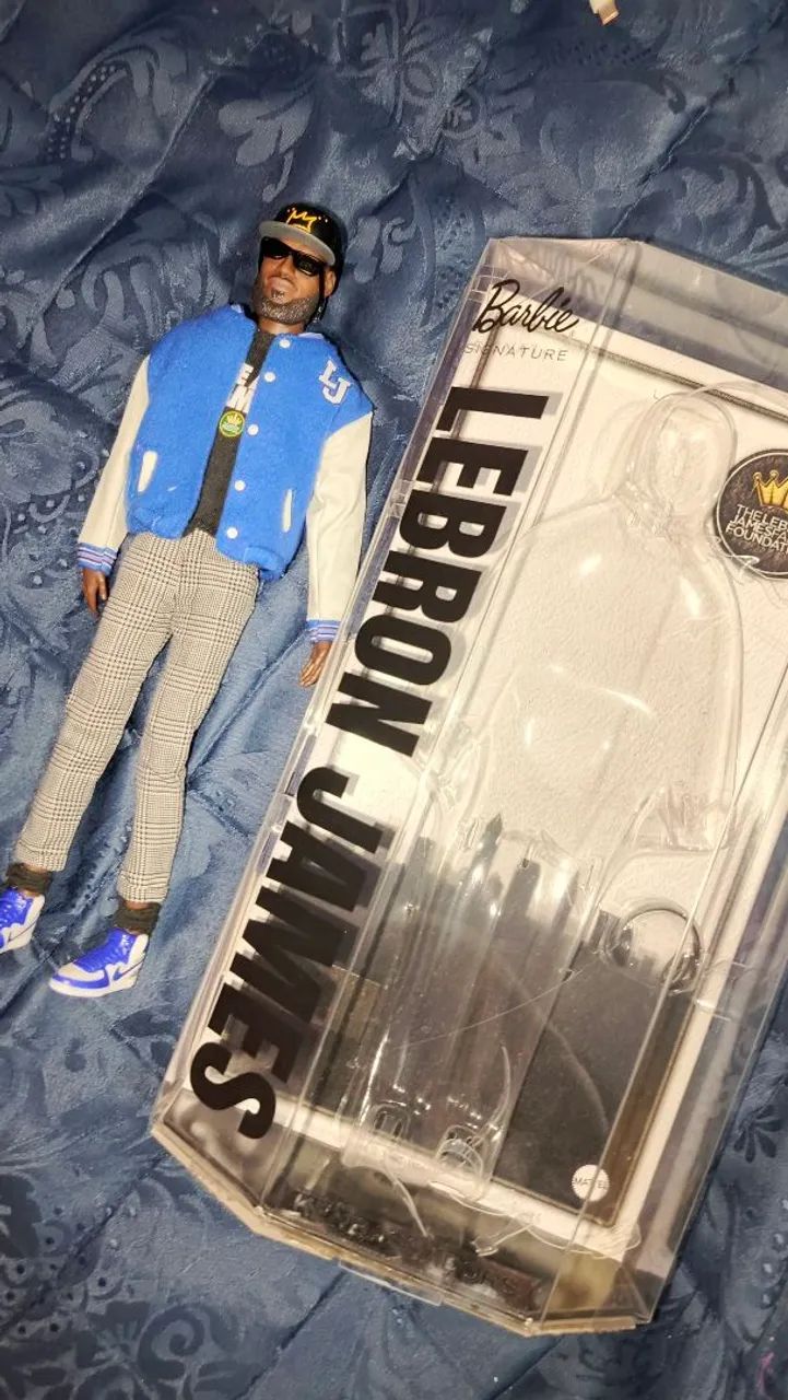 Boneco Ken LeBron James  - Foto 5