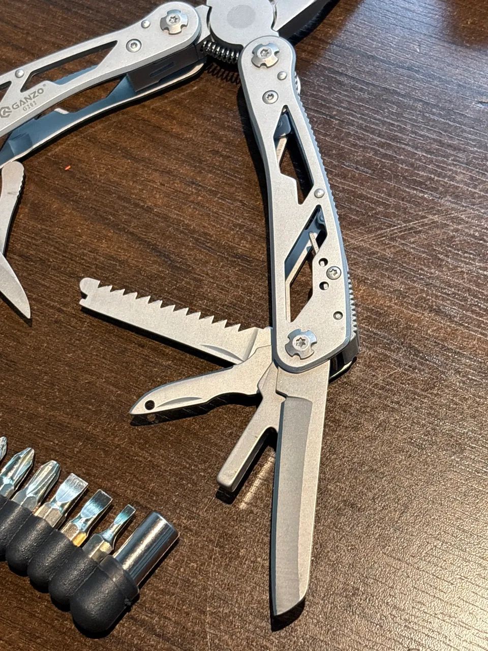 Alicate Multitool Ganzo 21 Funções com Case e Bits - Foto 3