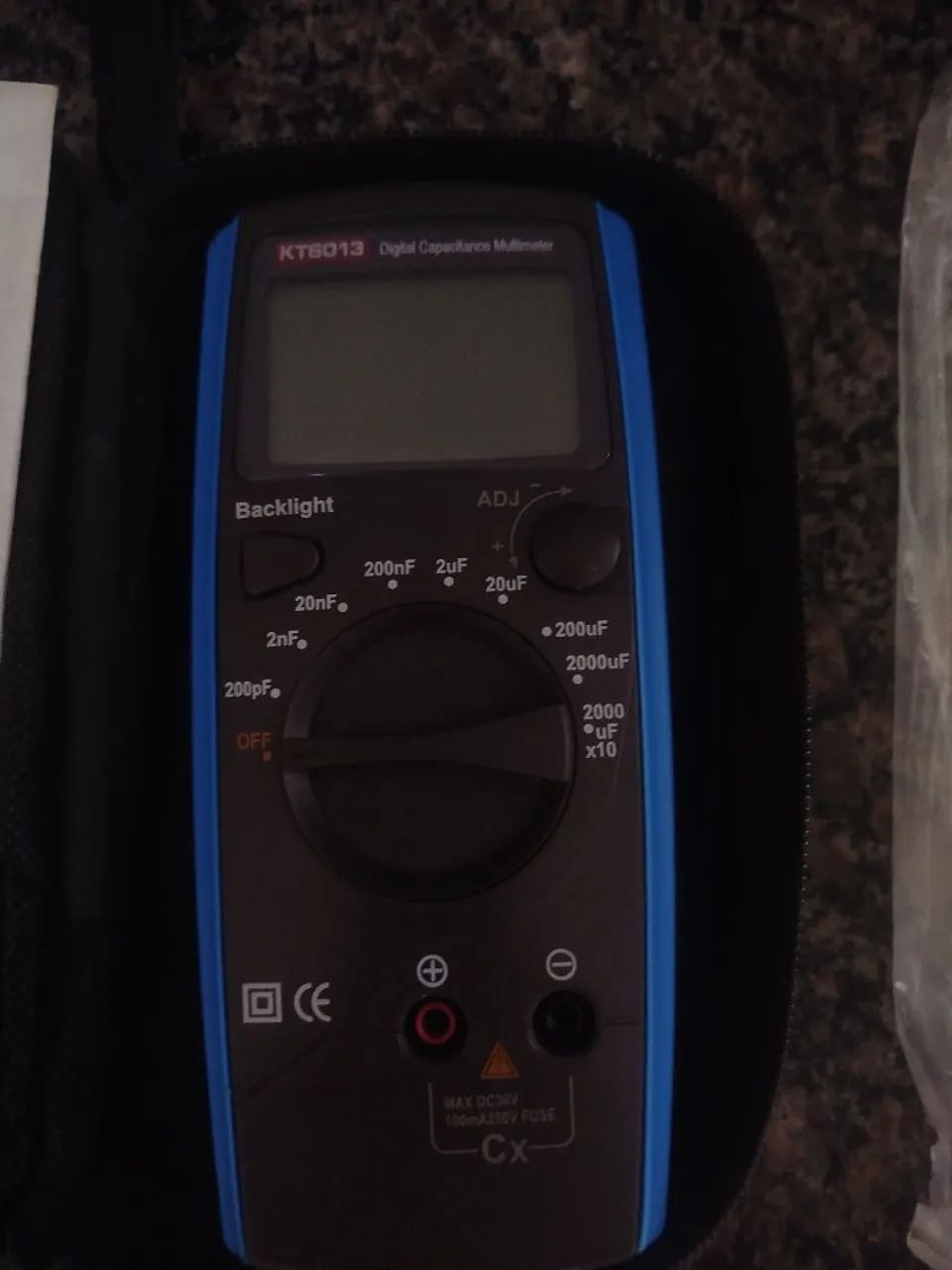 Capacímetro Digital EOS KT6013 - com estojo e manual