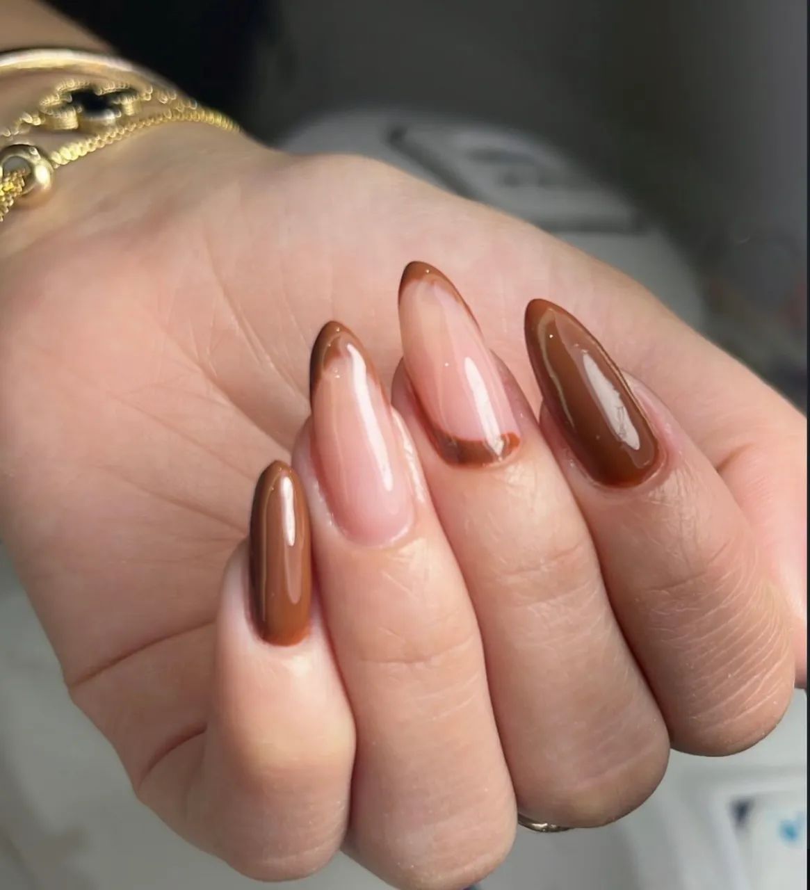 Procuro Manicure Tradicional e Nail designer 