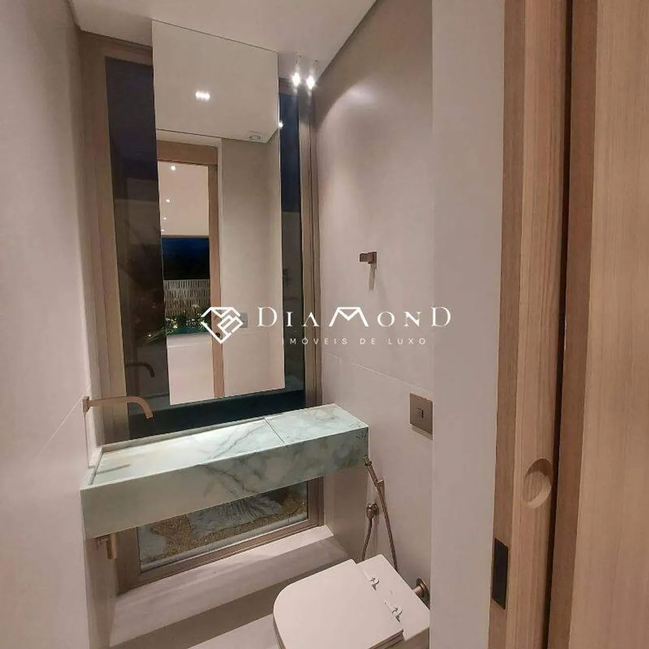 Casa de Alto Padrão com 4 Suítes, Elevador e Piscina Aquecida - Foto 4