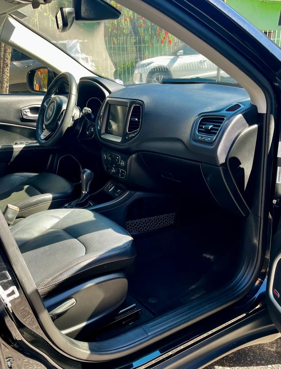 Jeep Compass Longitude 2.0 4X2 Flex 16V Aut. 2017 - Foto 2