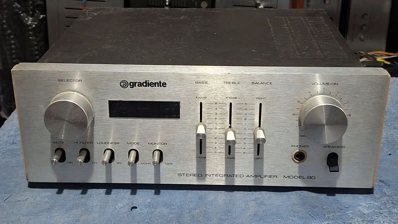 Gradiente Model 80