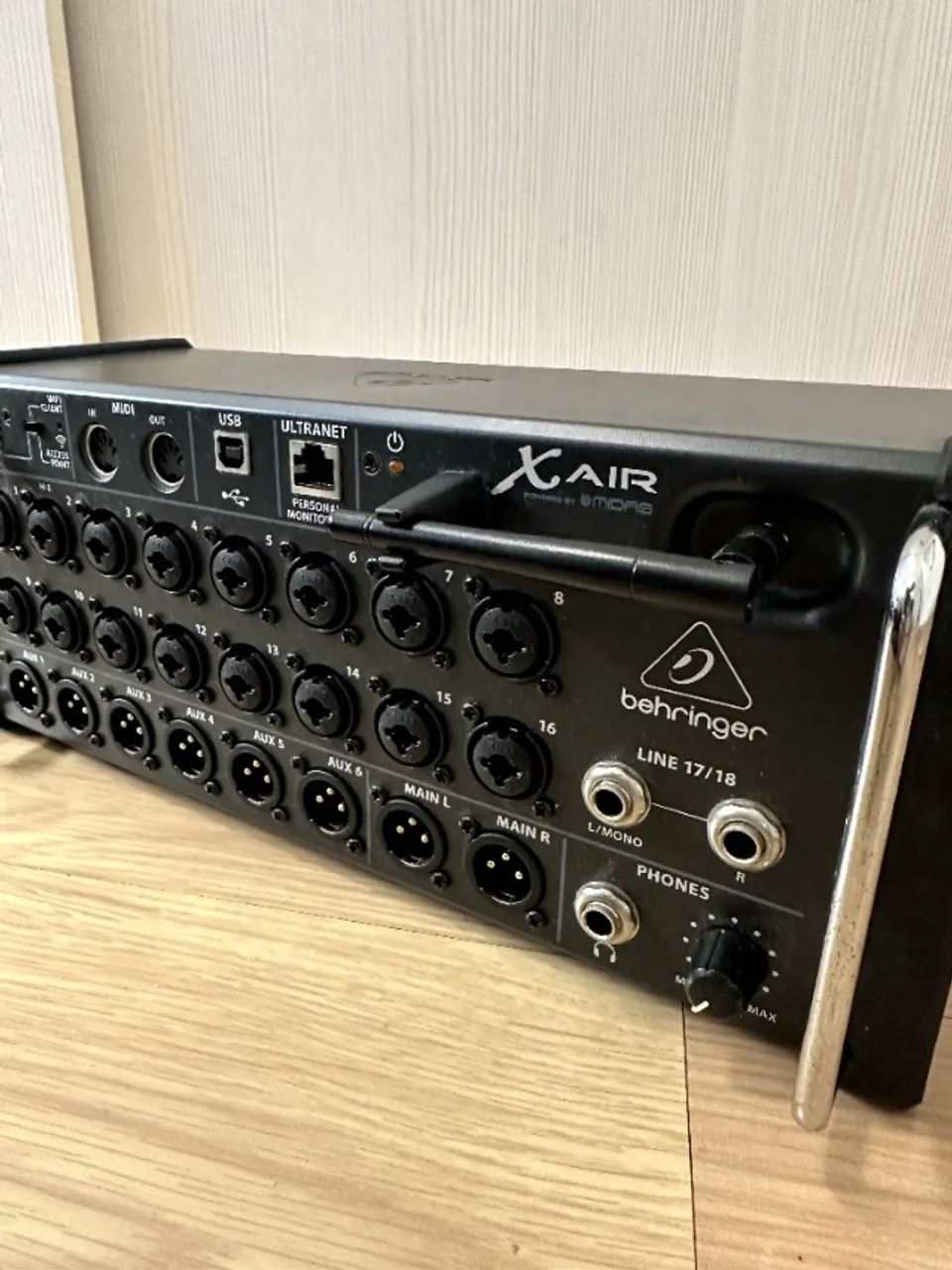 Mesa de Som Digital Behringer XR18 - Excelente oportunidade! - Foto 2