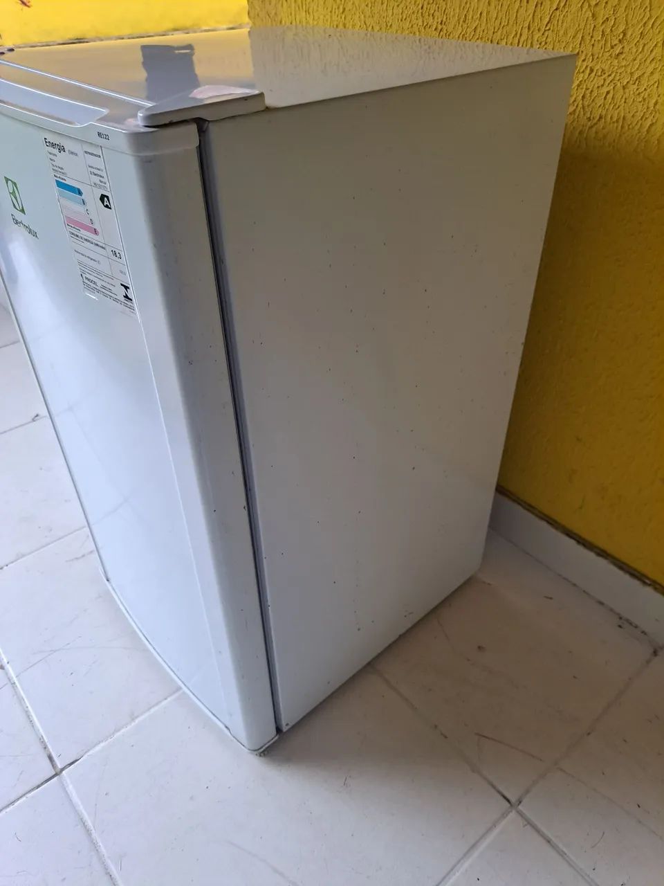 Vende-se frigobar Electrolux  - Foto 2