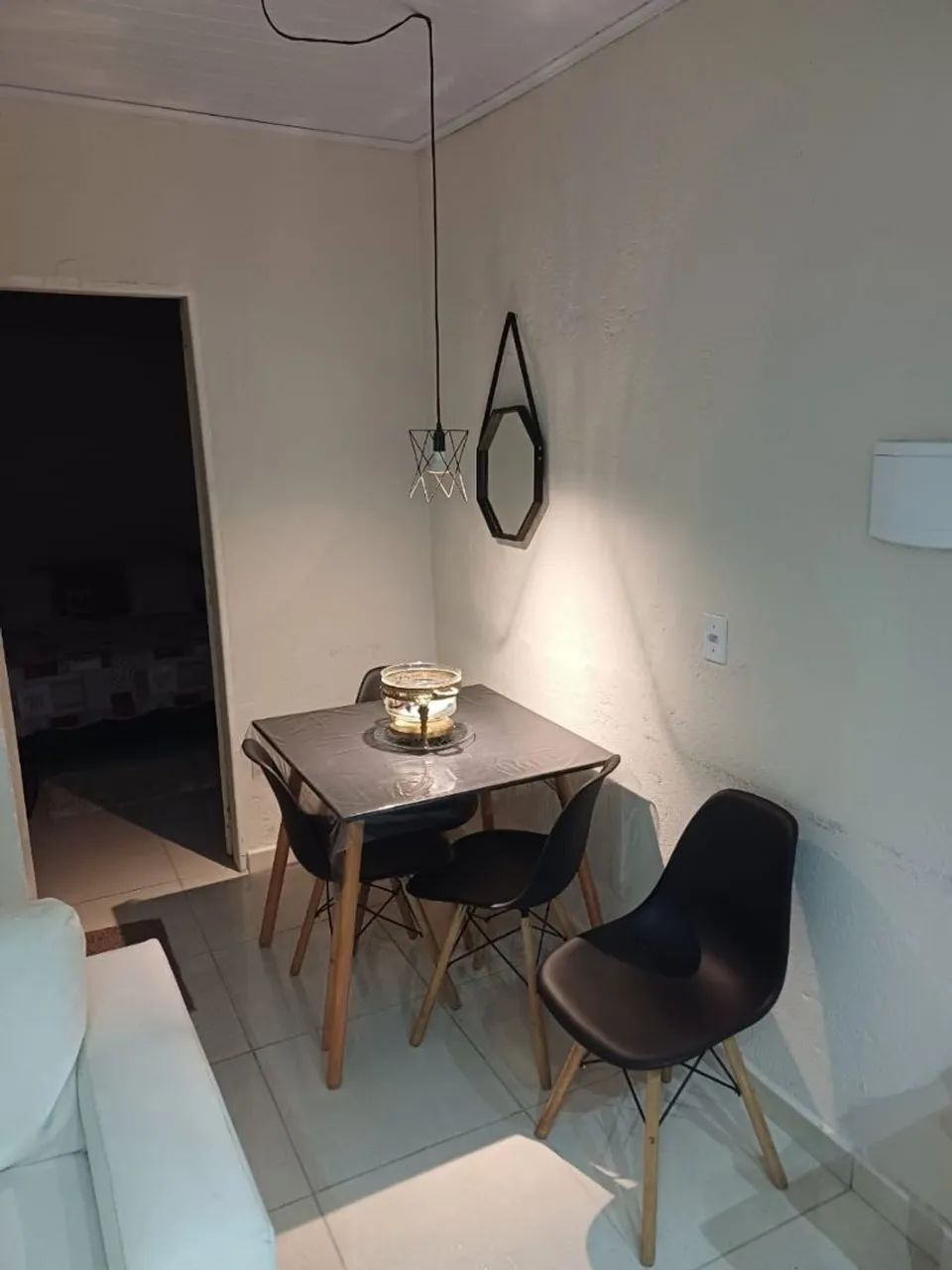 Mesa com 4 Cadeiras Nova