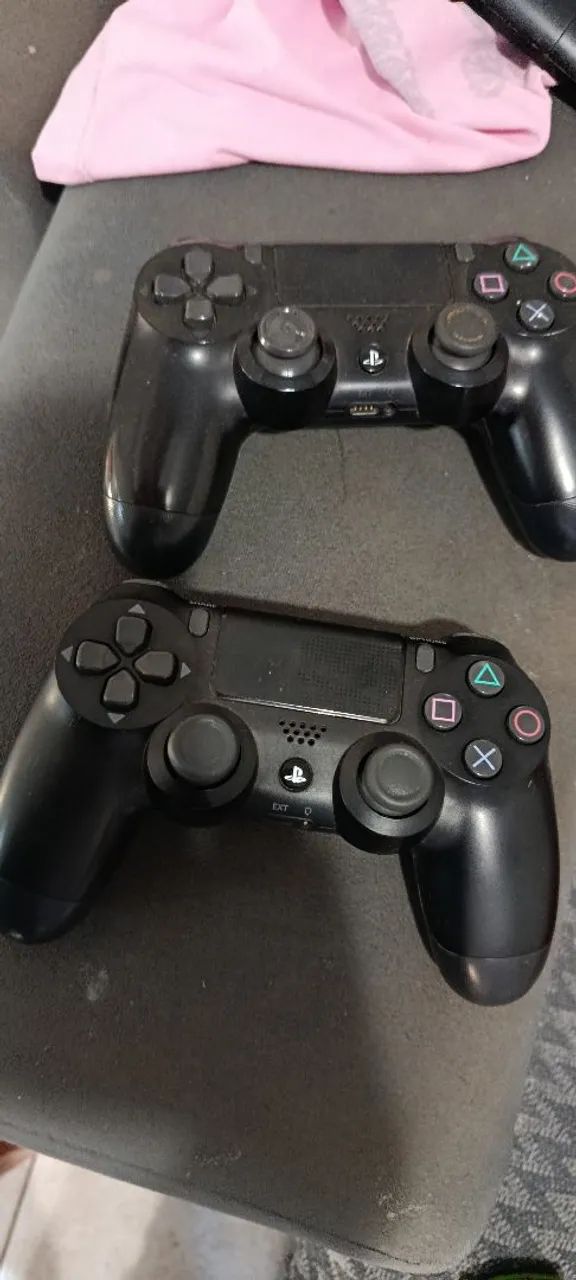 Ps4 1TB com 2 controles - Foto 3