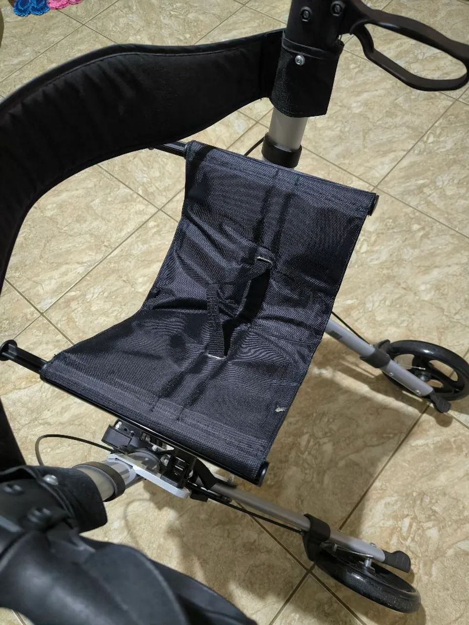 Vendo andador para idosos  - Foto 2