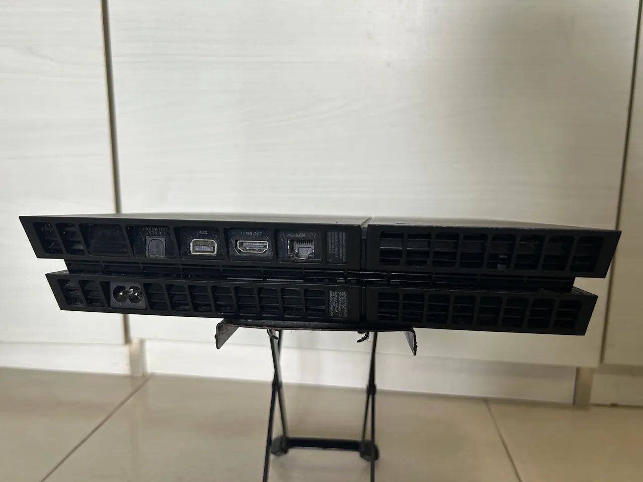 PS4 + 3 JOGOS + 3 CONTROLES - Foto 4