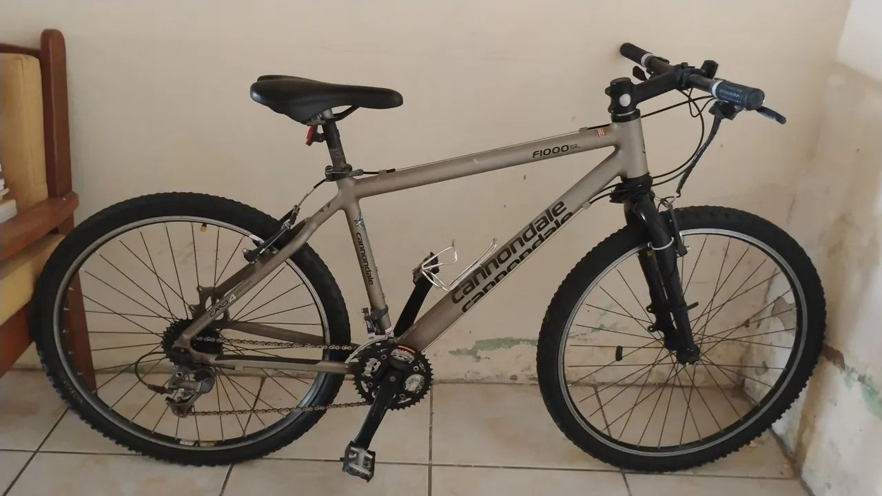 Bicicleta Cannondale F1000 SL