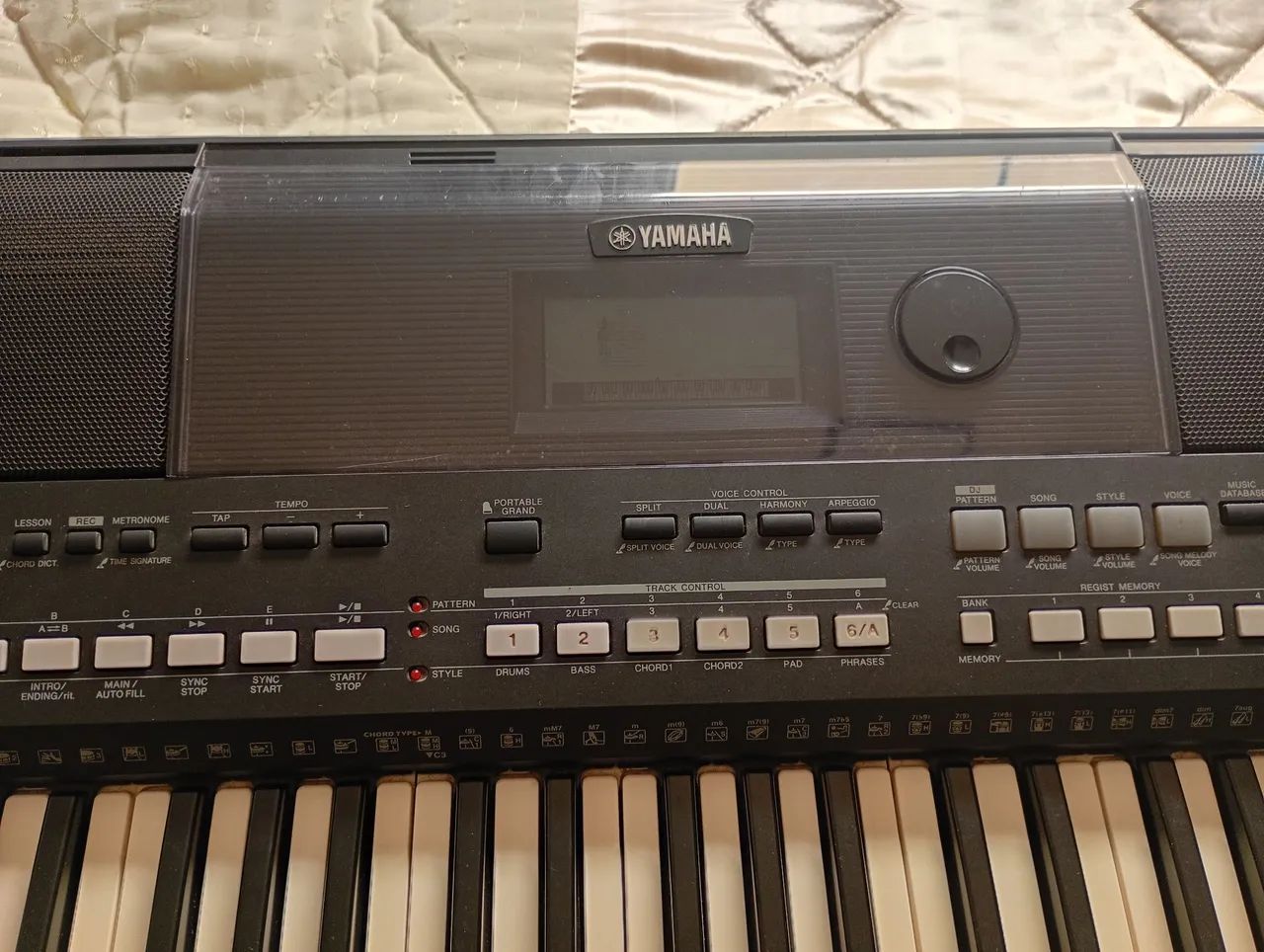 Teclado Yamaha PSR E430