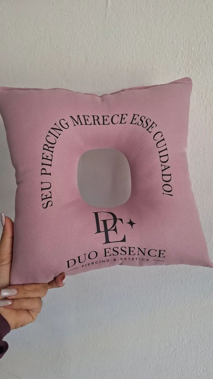 Almofada travesseiro com espaço no meio p12