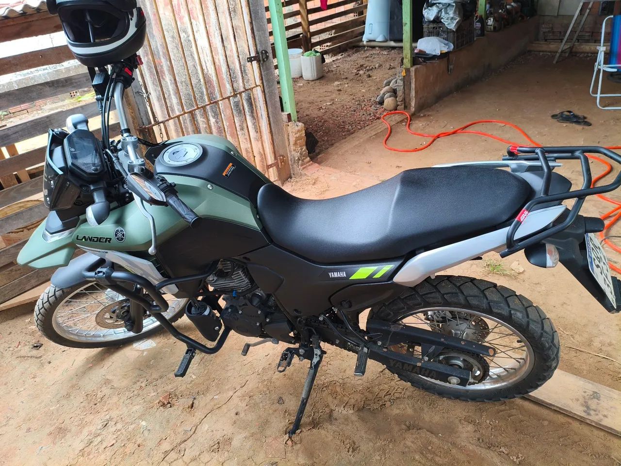 Vendo essa Lander semi-nova 6.000 km - Foto 2
