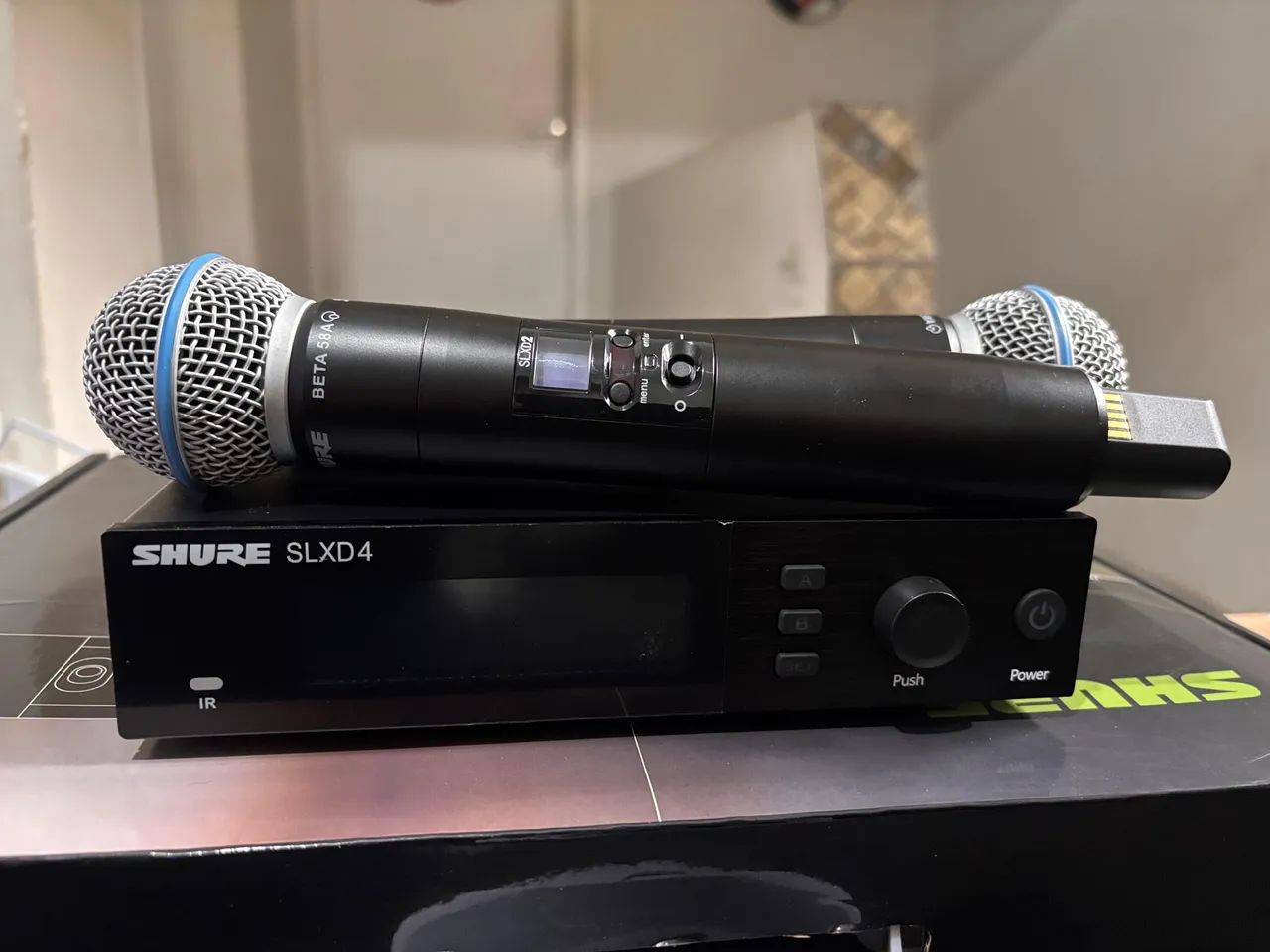 Par de microfone sem fio SHURE SLXD4 (Made in México)