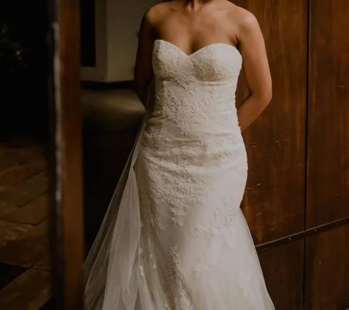 Vestido de noiva e véu 