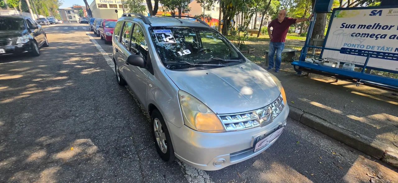Nissan Livina 2012