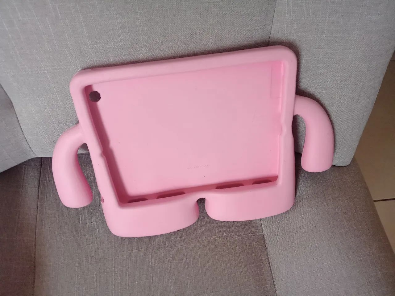 Capa para Tablet,cor rosa, em bom estado
