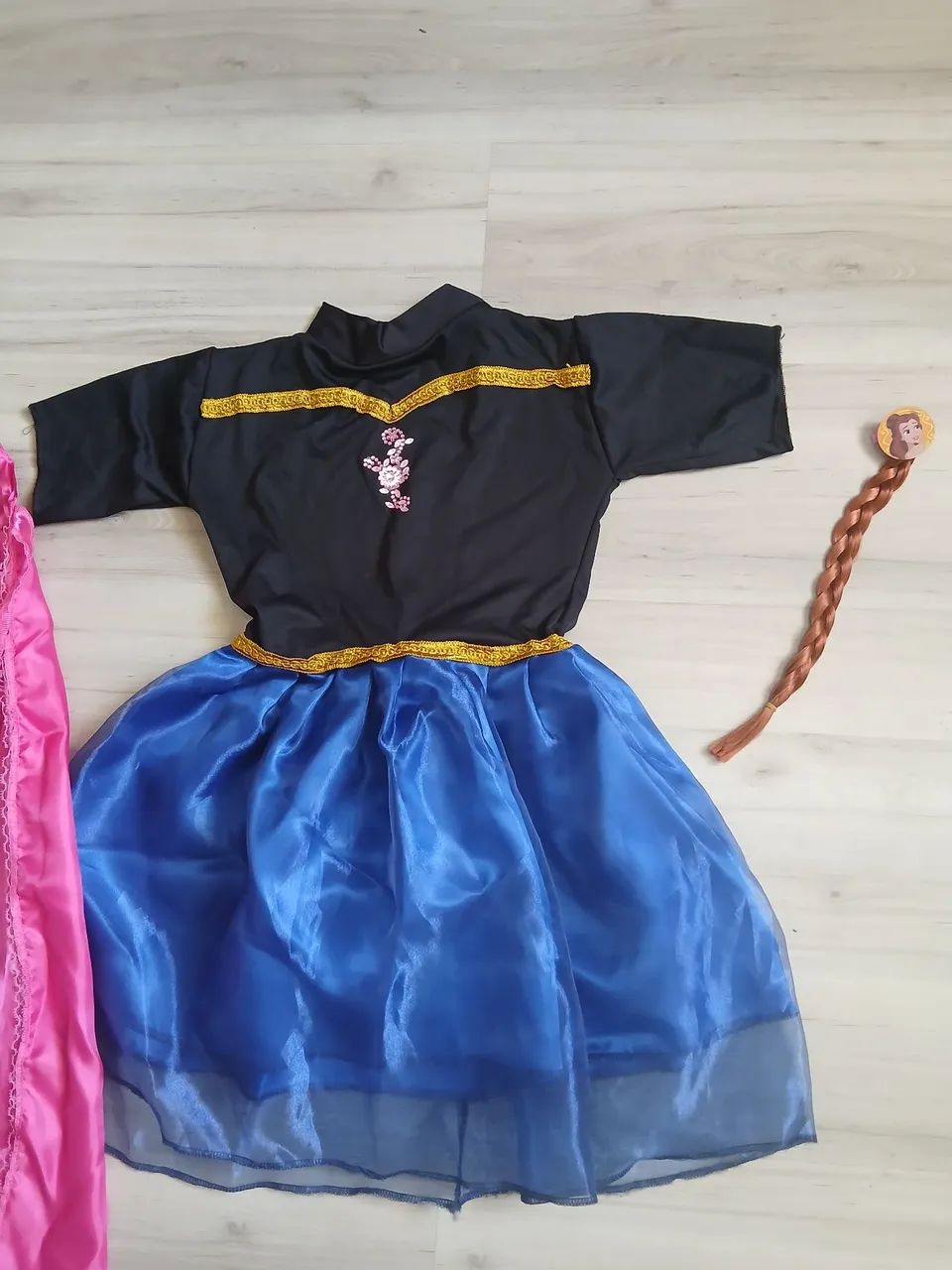 Fantasia  Vestido Ana da Frozen tamanho 5 a 6 anos - Foto 2