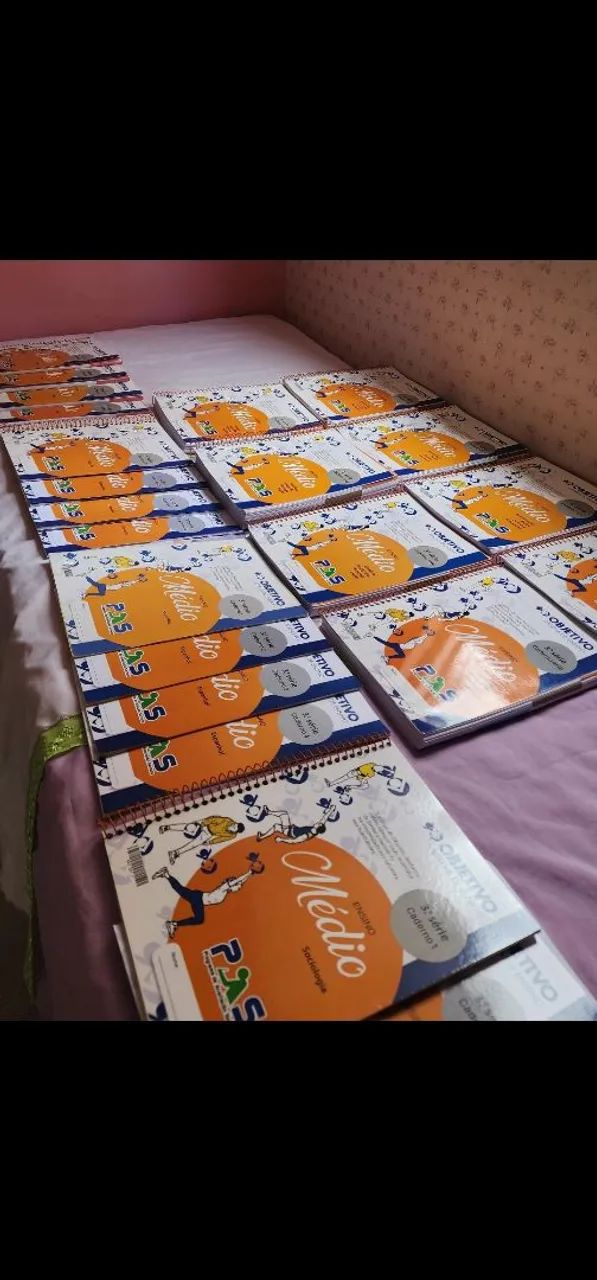 Conjunto de LIVROS do 3° ano do ensino médio do COLÉGIO OBJETIVO 
