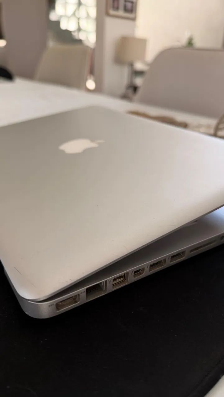 MacBook Pro Intel I5 2015 - Foto 3