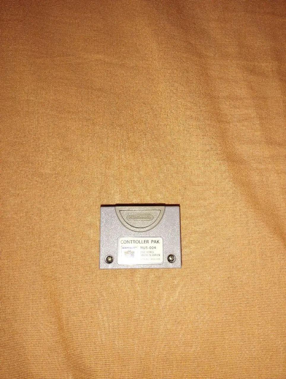 Memory Pak Nintendo 64 original.