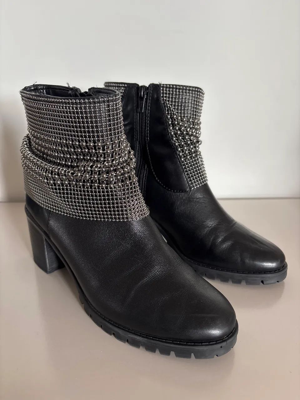 Bota Arezzo cano curto 35