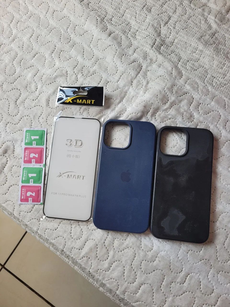 Capinha iphone 13 pro Max mais película. 