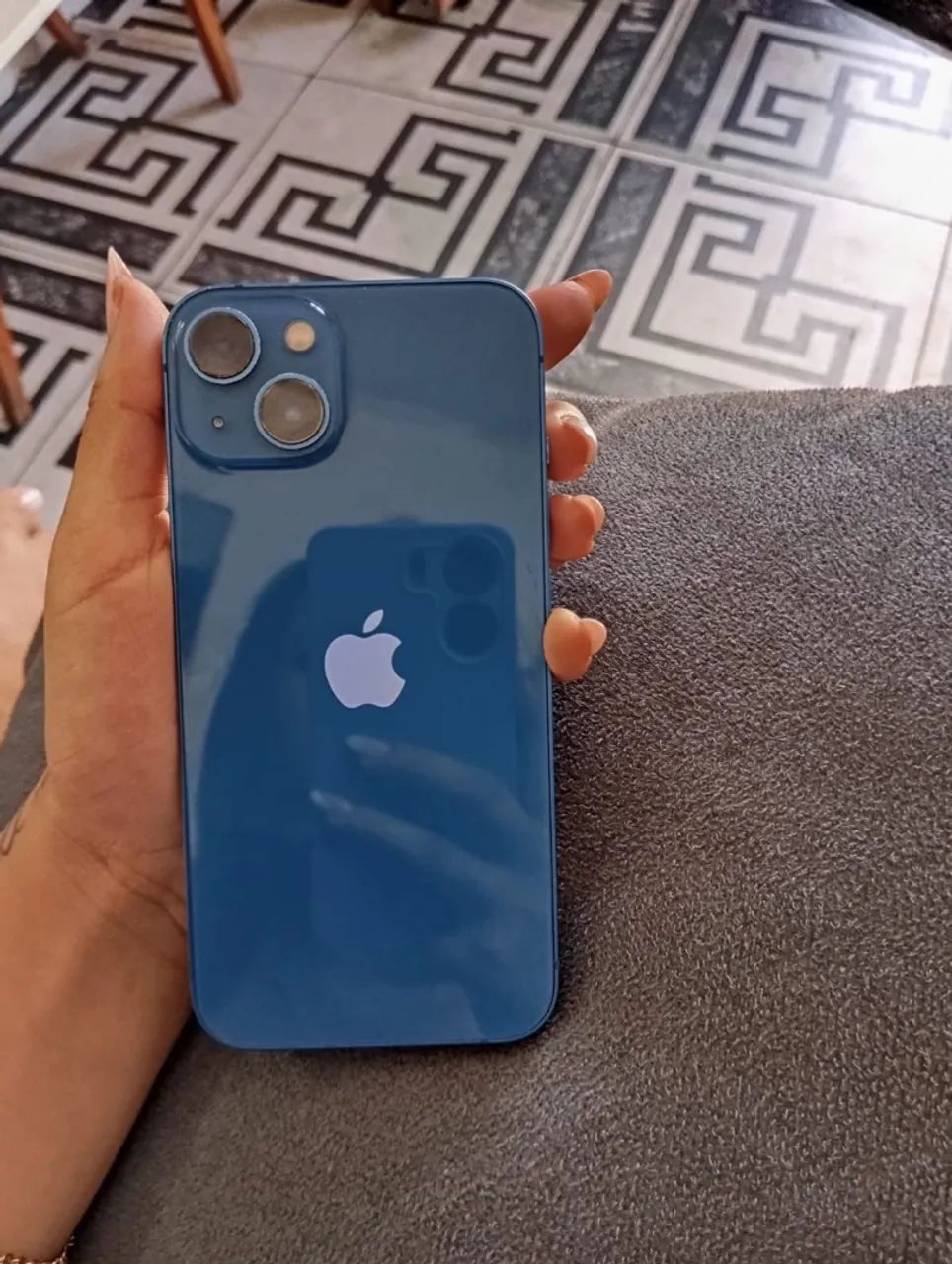 iPhone 13 azul  - Foto 2