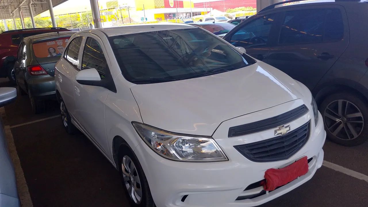 Chevrolet Onix JOY Hatch 1.0 8V Flex Mec. 4P 2017 - Foto 2