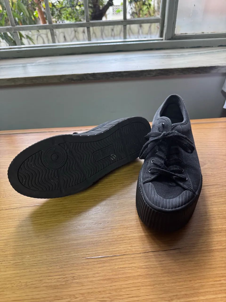 Tênis preto Zara