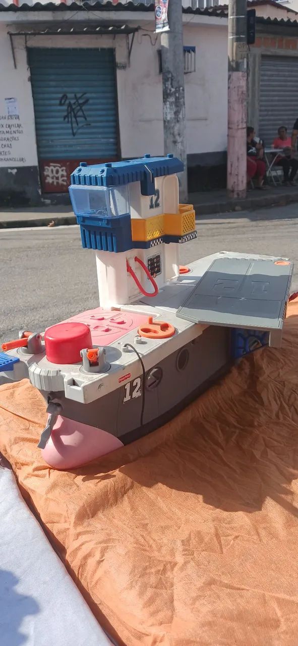 Porta aviões imaginext 