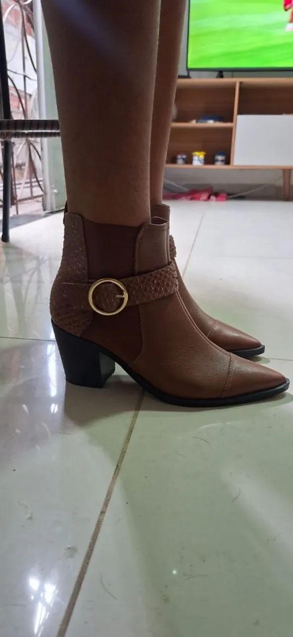 Botas de Couro Arezzo