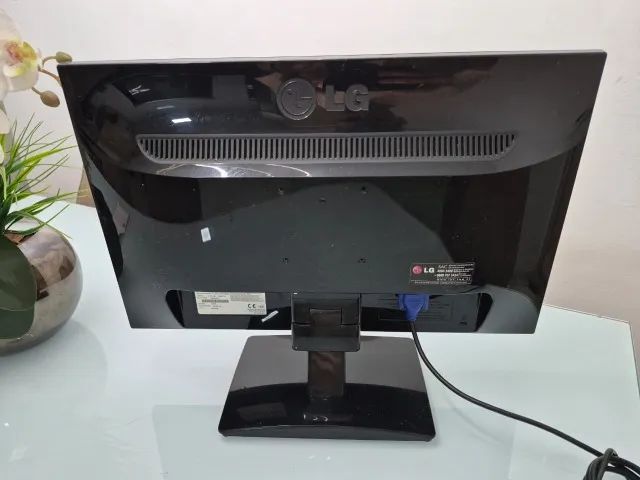 Monitor LG Flatron E2041 LED 20" - Excelente Estado - Foto 3
