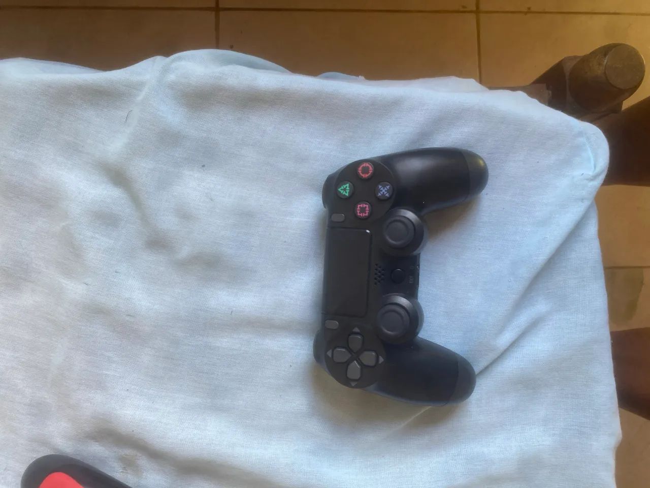 PlayStation 4 slim com 2 controles  - Foto 4