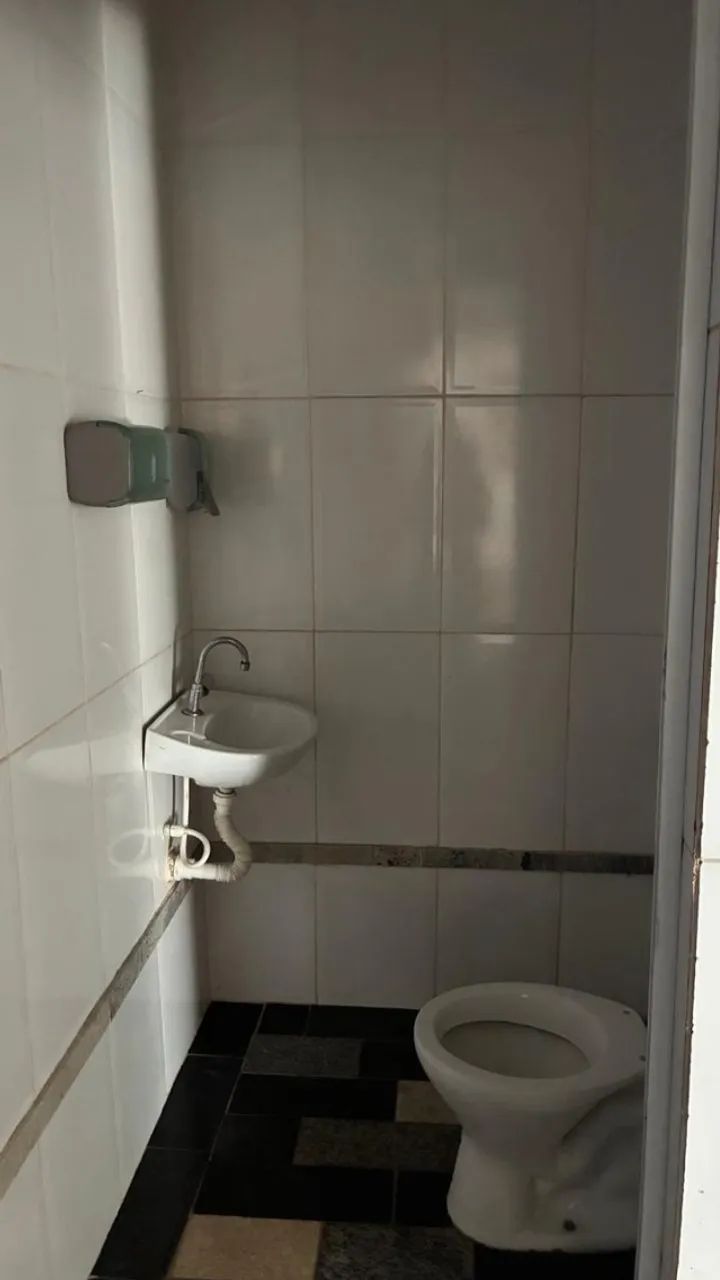 CÔMODO COMERCIAL COM CÂMARA FRIA NO SANTA MARIA - Foto 4