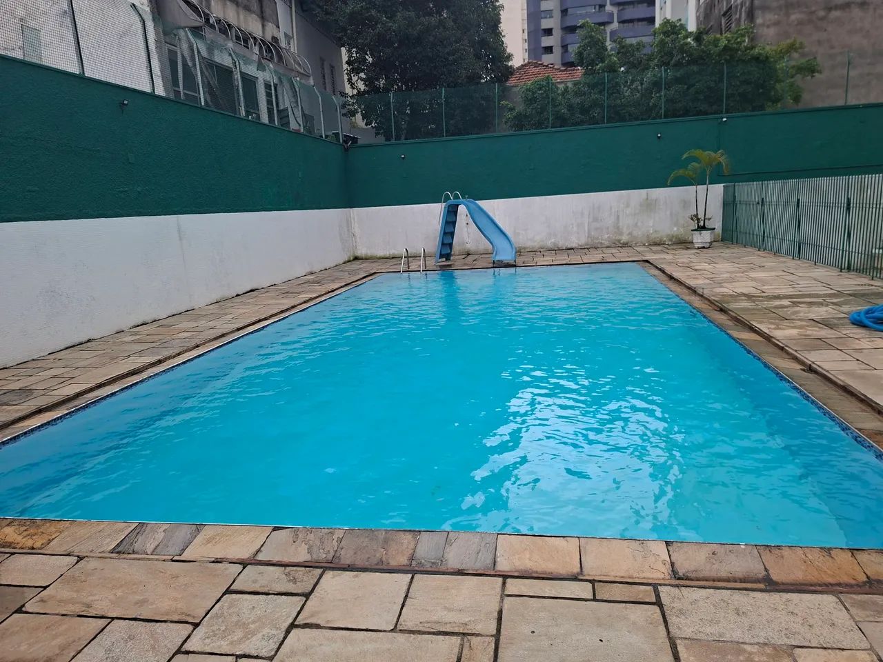 Piscineiro ou auxiliar 