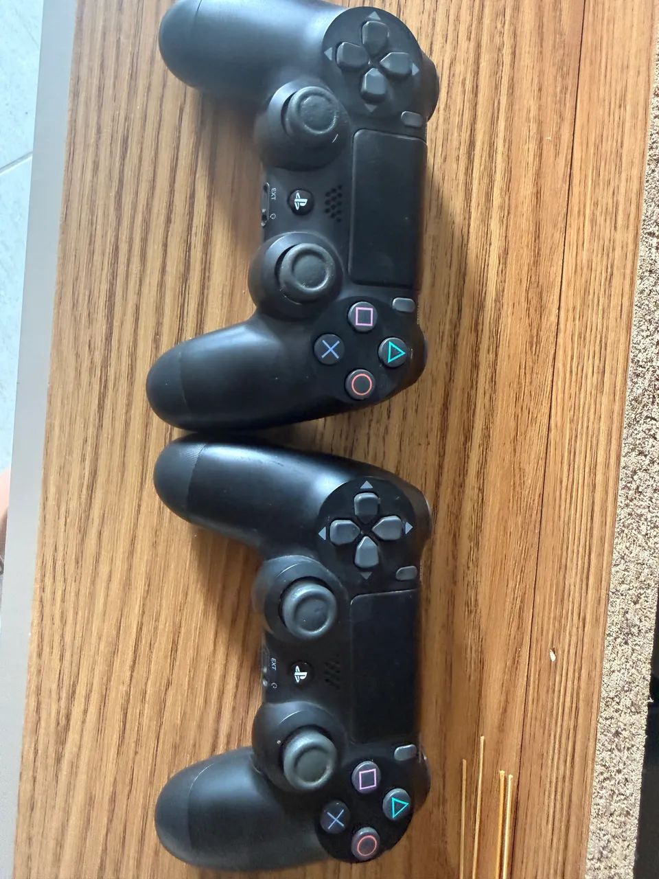 VENDO PS4 COM 2 CONTROLES ORIGINAIS - Foto 3