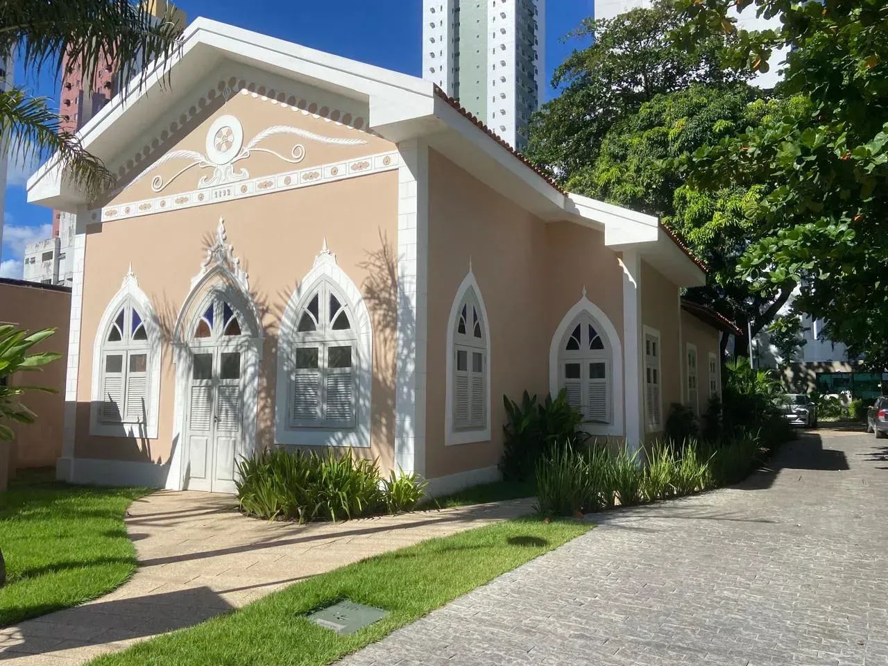 Casa comercial à venda no condomínio do Edifício Zélia Macedo