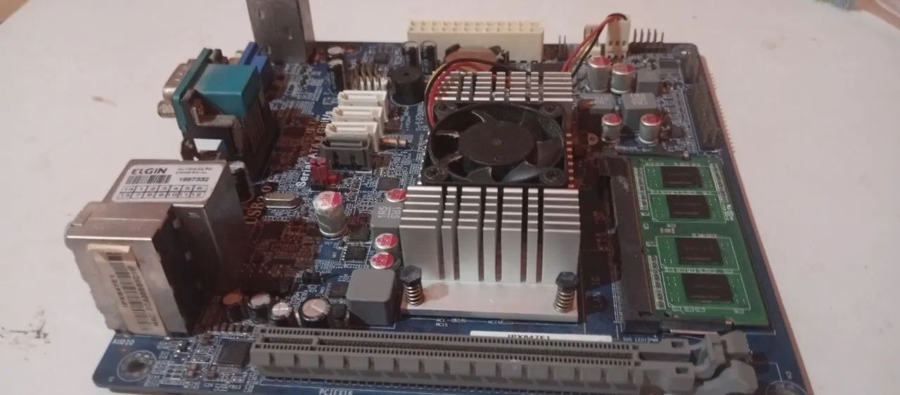 Placa-mãe Mini-ITX PCWare IPX847E1 Com Processador Intel Celeron + Cooler