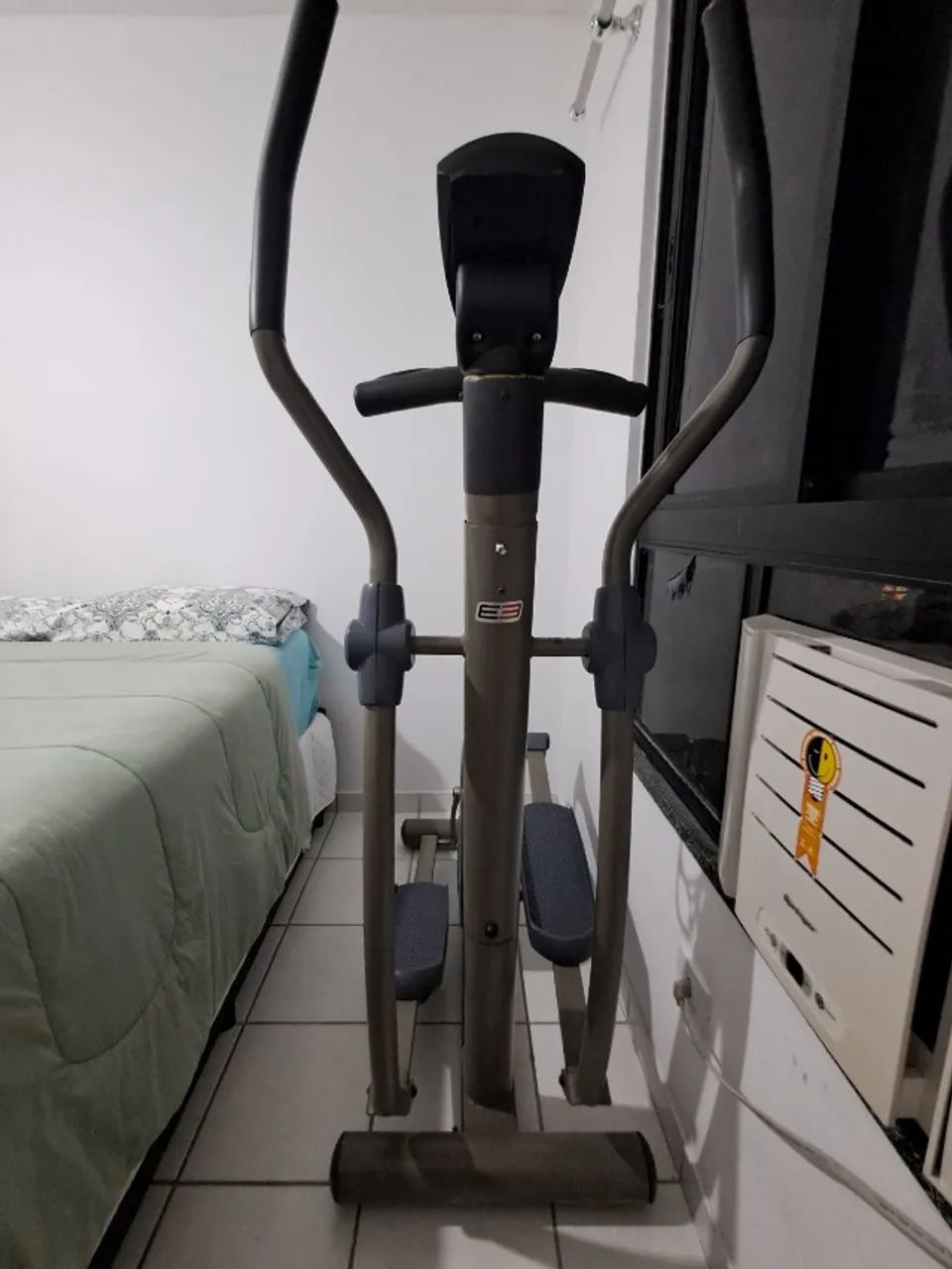 Eliptico marca Moviment profissional usado