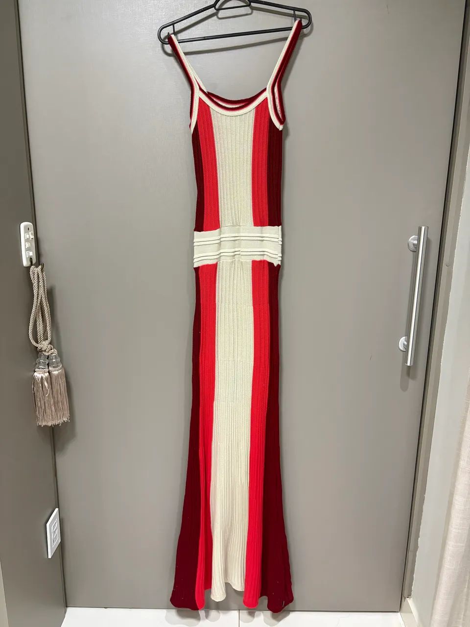Vestido longo, vermelho com nude