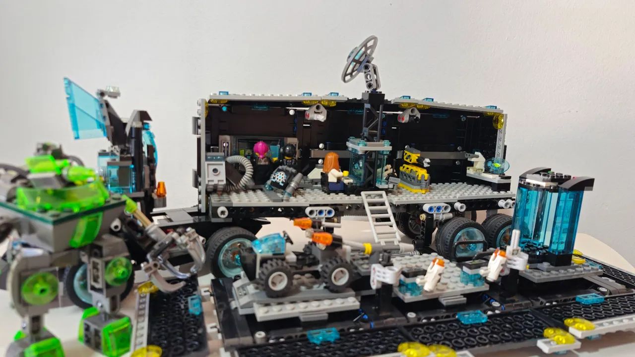 LEGO Ultra Agents Mission HQ (70165)