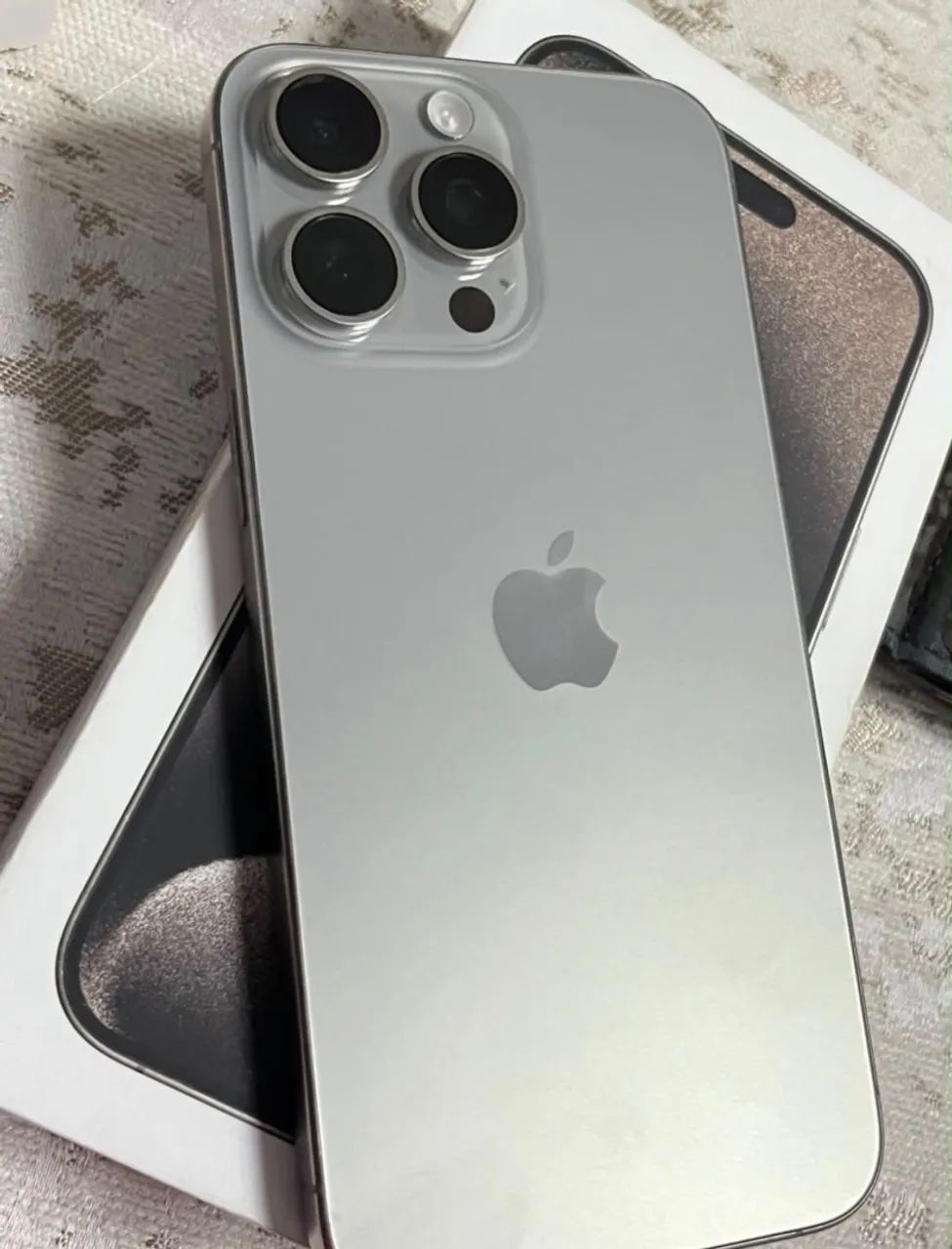 iPhone 15 Pro Max - Foto 2