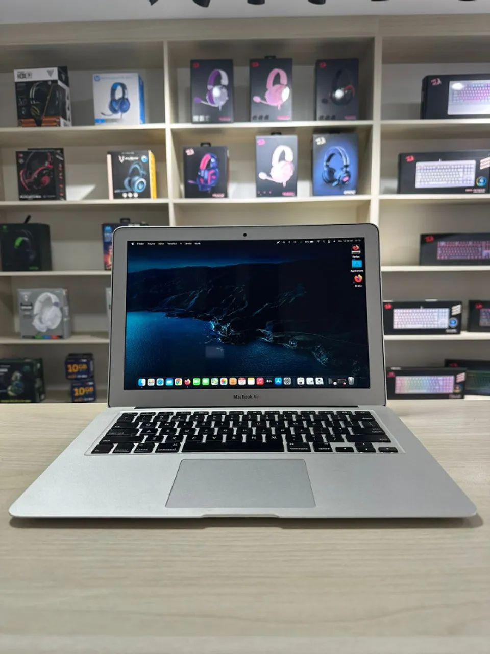 Macbook Air 13'' 4gb/256gb Silver - Até 12x sem juros, Loja Física