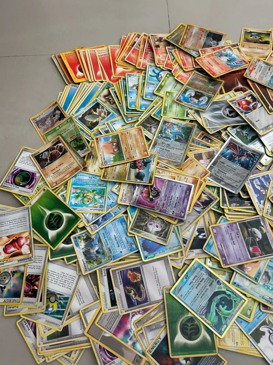Coleção cartas de Pokémon 550 cartas (raras e valiosas)  - Foto 4