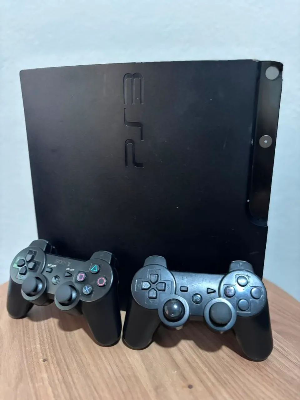 PS3 + 2 manetes + jogos