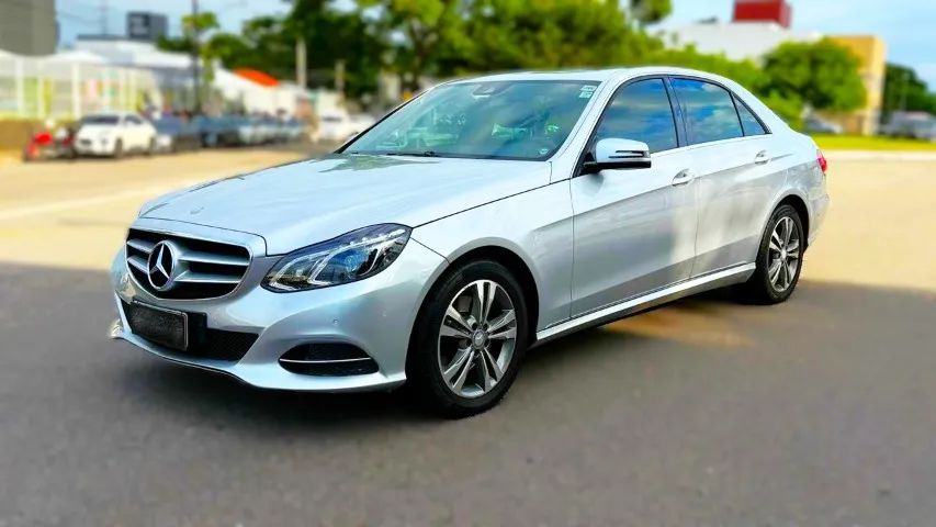 Mercedes-Benz E-250 CGI Avantgarde 2.0 TB 211cv Aut. 2014