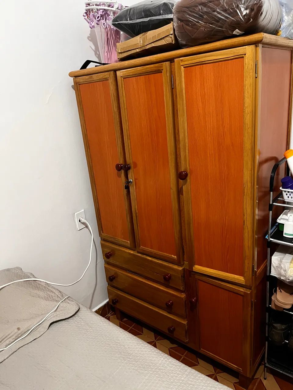 Guarda-roupa de Madeira  - Foto 2
